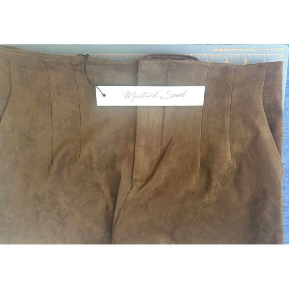 Mustard Seed Womens Brown Faux Suede Pleated Shorts With Zipper Closure - Picture 5 of 13
